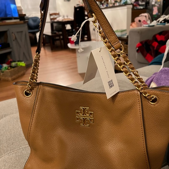 Tory Burch Britten Slouchy Bag - Picture 7 of 9